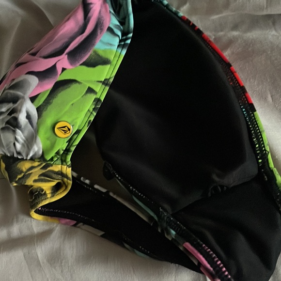 Volcom Bikini Top - Picture 8 of 8